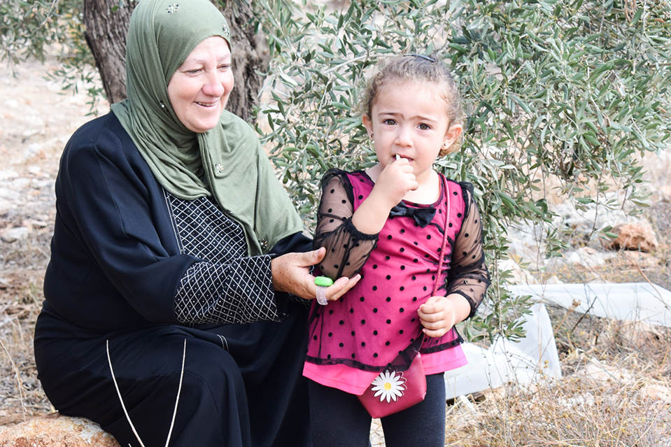 Trabajamos con mujeres de Khirbet Sir en Palestina