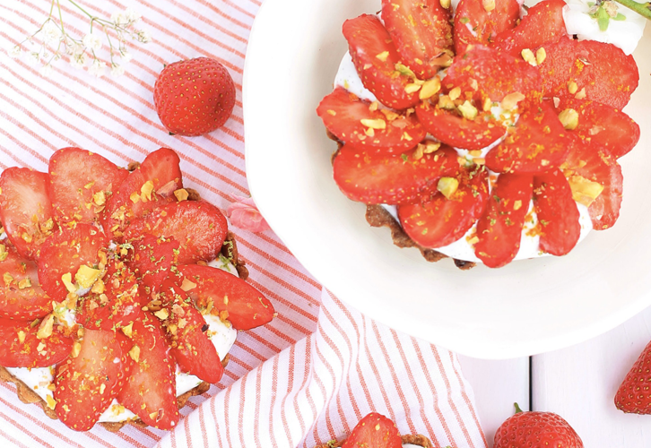Tarta vegana de fresas y cítricos