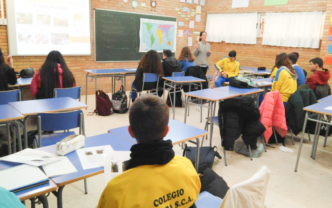El Taller «El Viaje del cacao» acerca a los colegios la realidad de nuestro sistema comercial