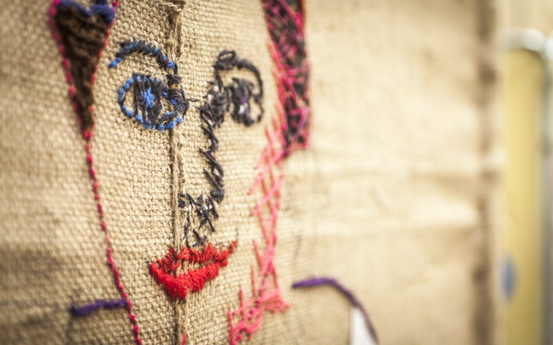 Tejiendo Juntas por la Igualdad. Taller de creación textil colectiva