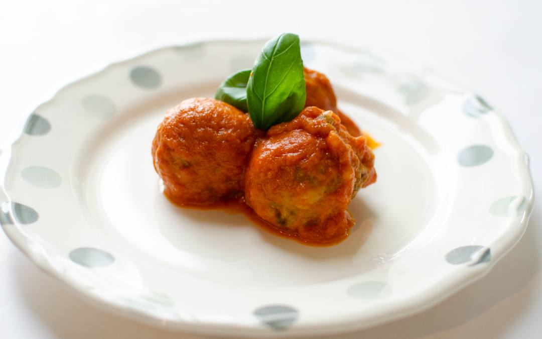 Albóndigas veganas con tomate