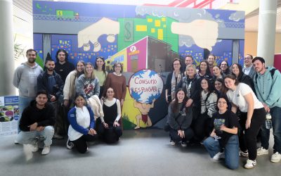 Muros que son puertas. Usando la expresión artística para la educación social.